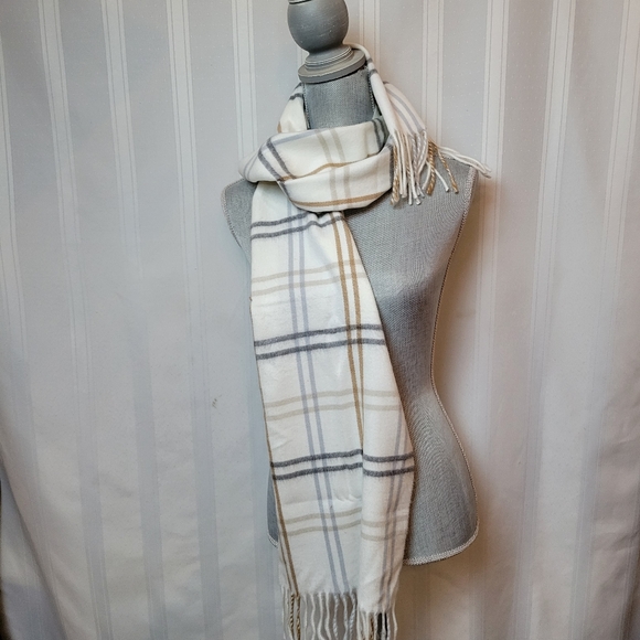 Steve Madden | Accessories | Steve Madden Muffler Scarf Grid Pattern ...